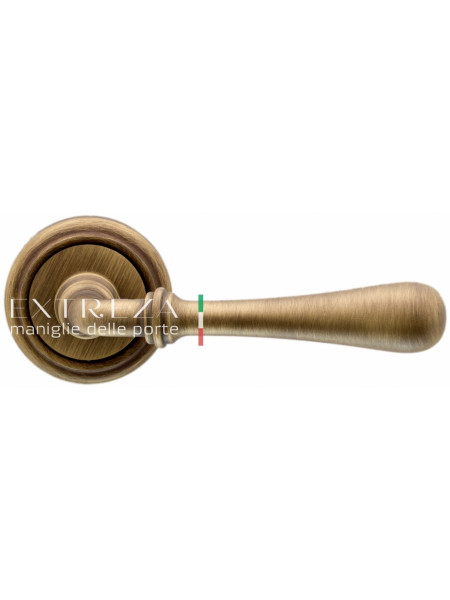Ручка дверная на круглой розетке Extreza EVA (Ева) 319  R01 Бронза матовая F03
