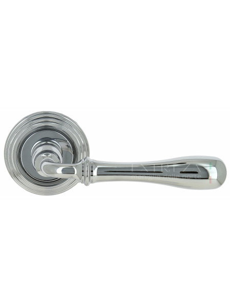 Ручка дверная на круглой розетке Extreza CARRERA (Каррера) 321 R05 Хром полированный F04