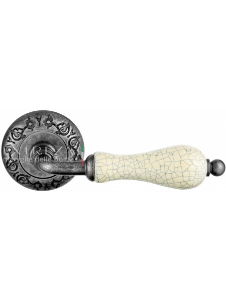 Ручка дверная на круглой розетке Extreza DANA CRACKLE (Дана кракле) 306  R04 Серебро античное F45