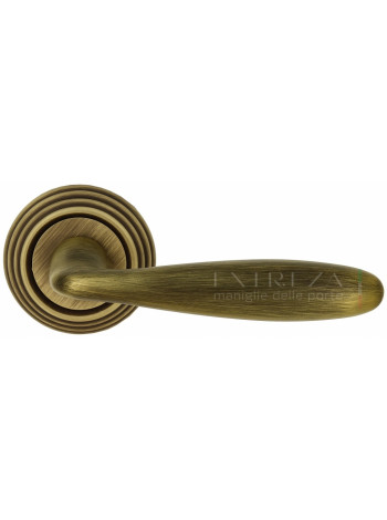 Ручка дверная на круглой розетке Extreza VIGO (Виго) 324 R05 Бронза матовая F03