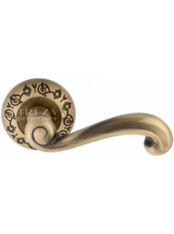 Ручка дверная на круглой розетке Extreza BERTA (Берта) 312  R04 Бронза матовая F03