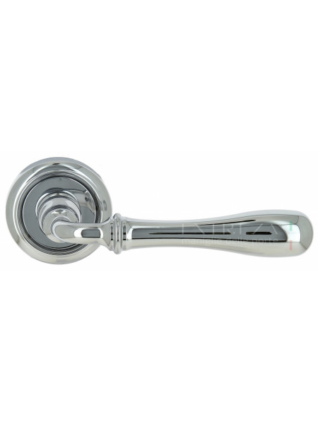 Ручка дверная на круглой розетке Extreza CARRERA (Каррера) 321 R01 Хром полированный F04