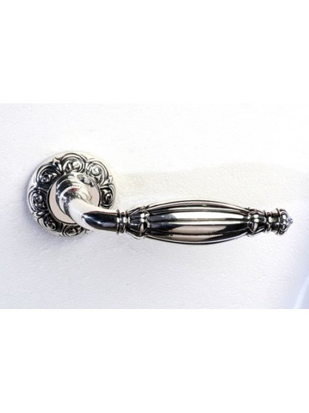 Ручка дверная на круглой розетке Pasini Queen Silver Antique Серебро античное