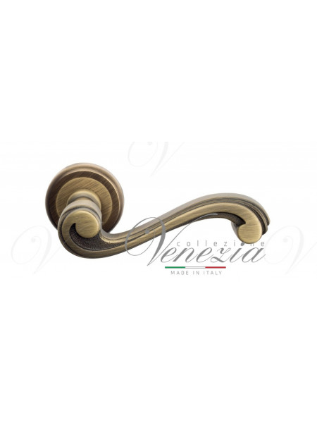 Ручка дверная на круглой розетке Venezia Vivaldi D1 Матовая бронза