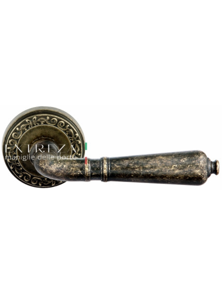 Ручка дверная на круглой розетке Extreza PETRA (Петра) 304  R06 Бронза античная F23