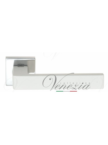 Ручка дверная на квадратной розетке Venezia Unique Biblo полированный хром / нежный белый