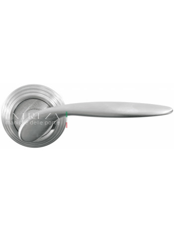 Ручка дверная на круглой розетке Extreza CALIPSO (Калипсо) 311  R05 Хром матовый  F05