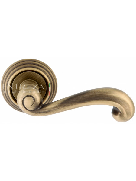 Ручка дверная на круглой розетке Extreza BERTA (Берта) 312  R05 Бронза матовая F03